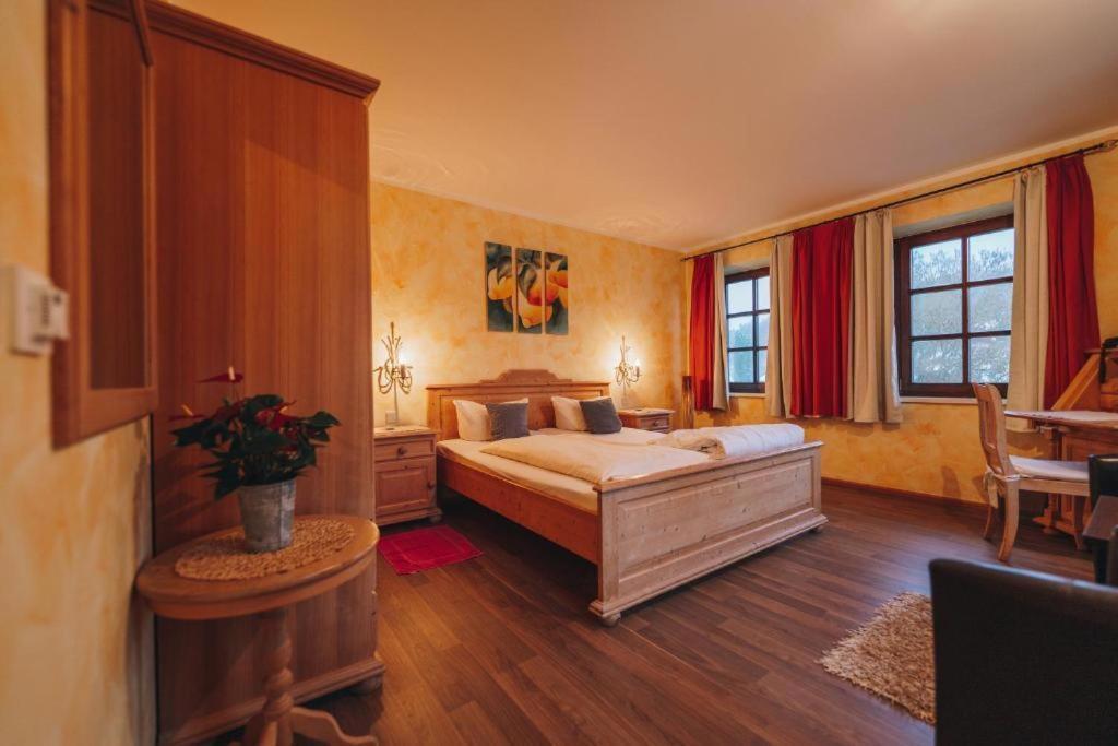 Landhotel Neukirchner Hof Neukirchen Bei Sulzbach-Rosenberg Esterno foto